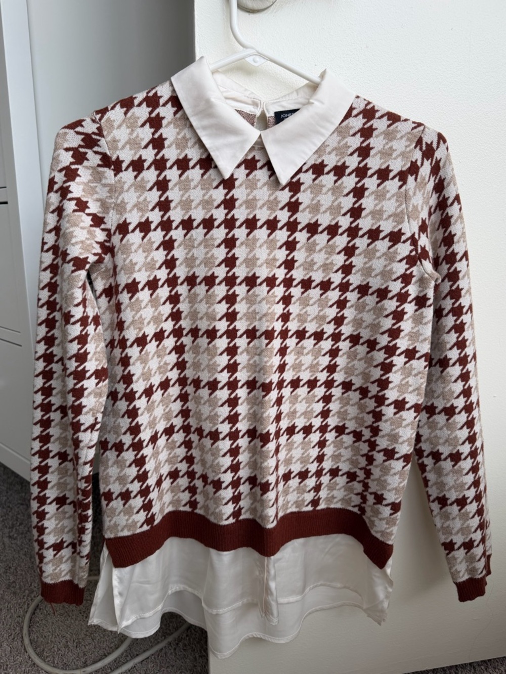 Jones New York Rust and Cream Houndstooth Sweater with Shirt Collar
